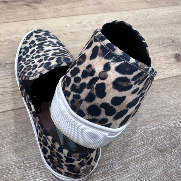 STEVE MADDEN Leopard Safari (Safary) Animal Print Slip-On Boat Shoes - Size 8M - Picture 7 of 11